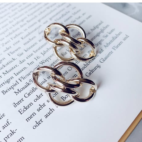 gold geometry  pierce