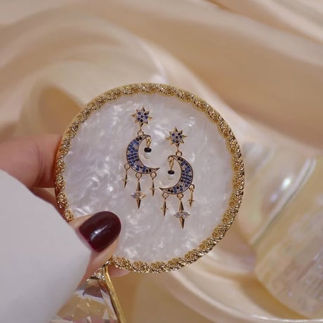 blue moon  tassel mini pierce