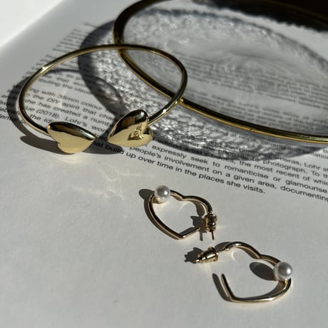 heart × pearl hoop pierce