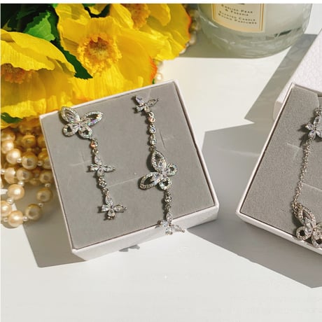 zirconia butterfly asymmetry pierce