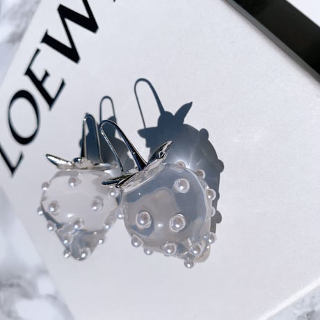 clear × pearl strawberry hook pierce