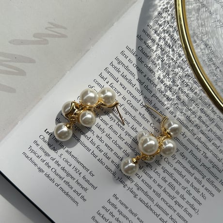 gold × pearl pierce