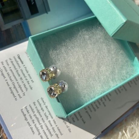 square stone dot pearl catch pierce