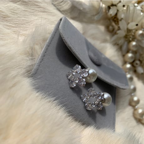 flower stone pearl catch pierce