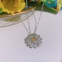 marguerite stone necklace