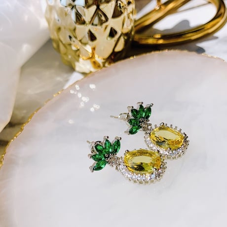 stone pineapple small pierce
