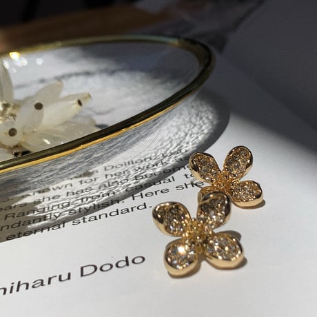 gold flower point  pierce