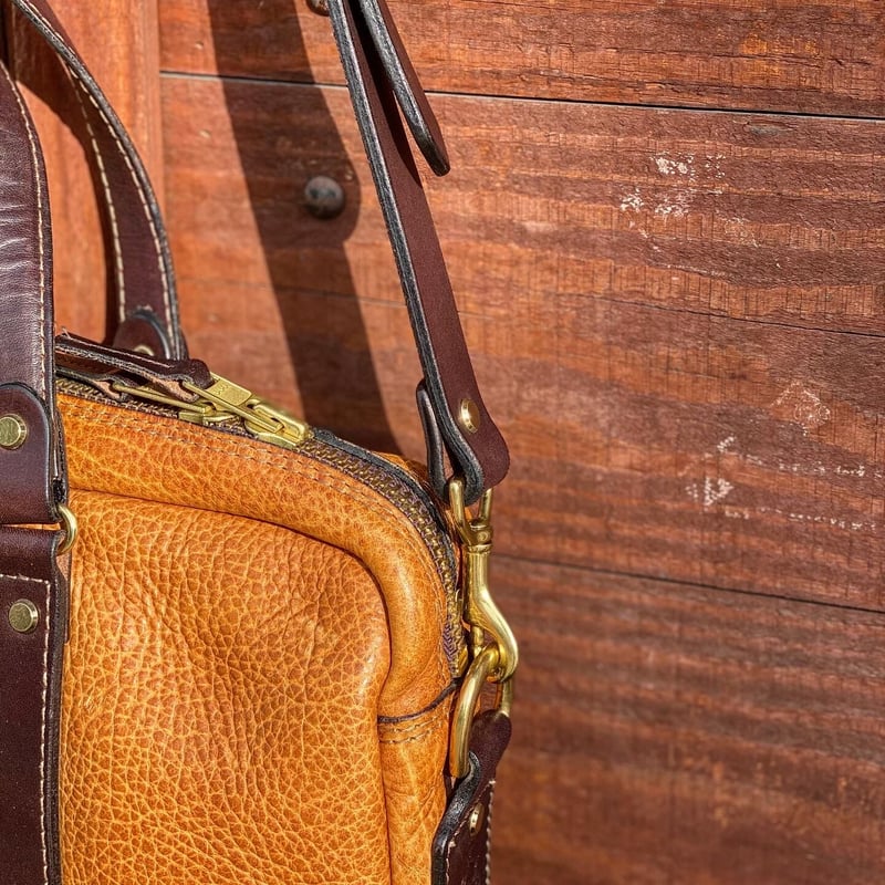 CORONADO LEATHER / AMERICAN BISON SHOULDER BRIE