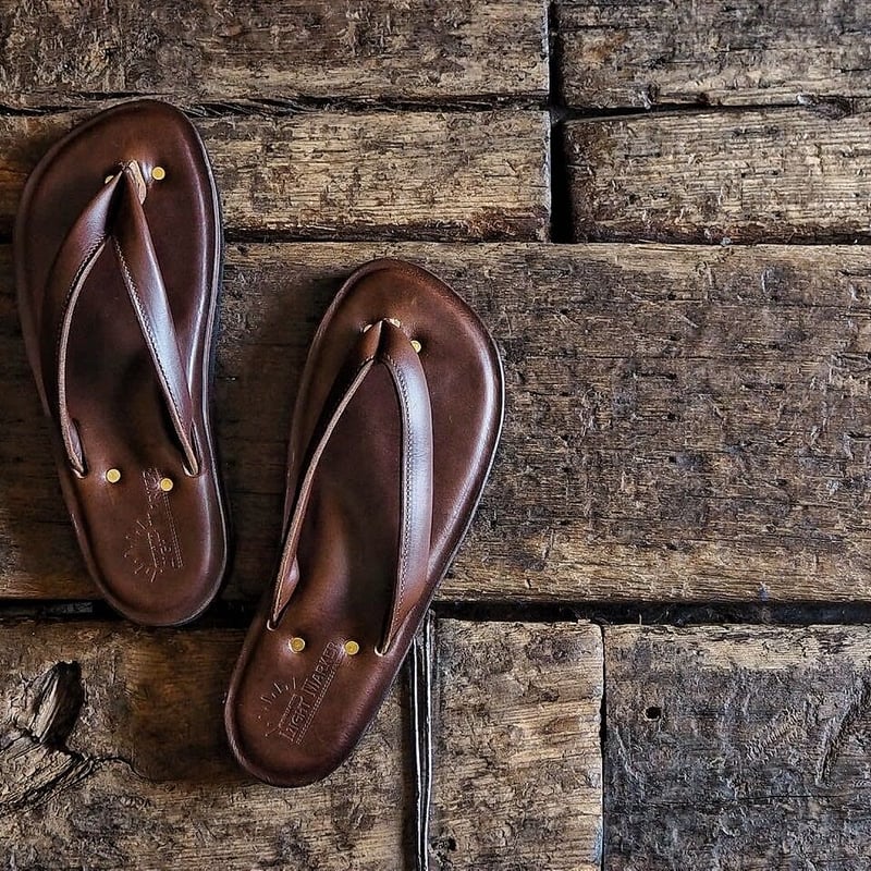 LIGHT MARKER / BEACH SANDAL (CHROMEXCEL) | GOLD