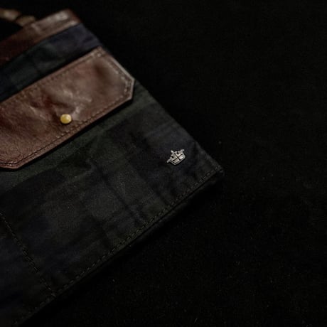 Biburycourt / WAXED COTTON SACOCHE