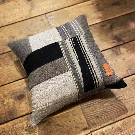 EarthSpirit original / CHIMAYO RUG CUSHION