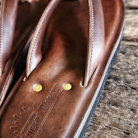 LIGHT MARKER / BEACH SANDAL (CHROMEXCEL)