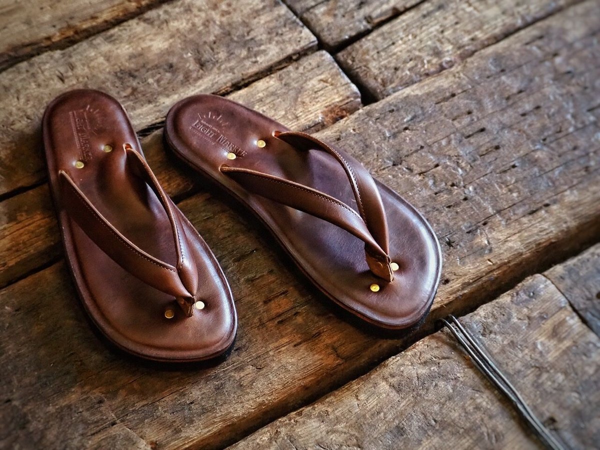 LIGHT MARKER / BEACH SANDAL (CHROMEXCEL) | GOLD