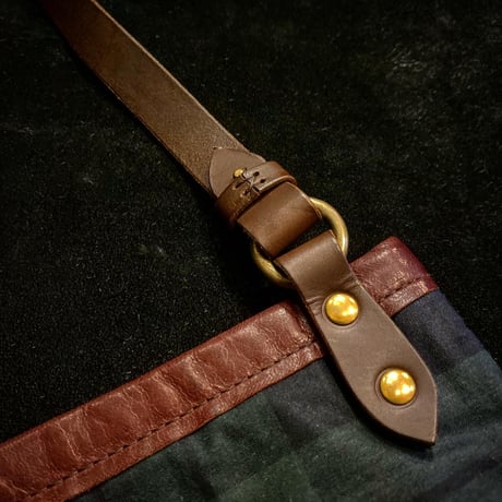 Biburycourt / WAXED COTTON SACOCHE