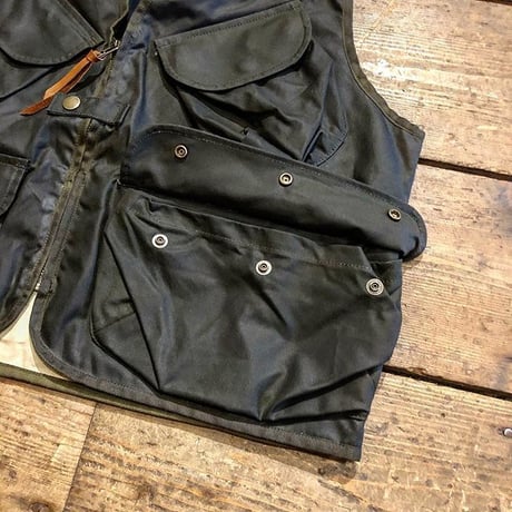 BiburyCourt / Waxed cotton fishing vest