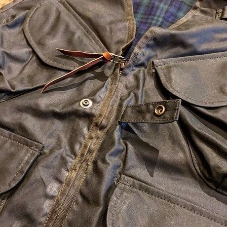 BiburyCourt / Waxed cotton fishing vest