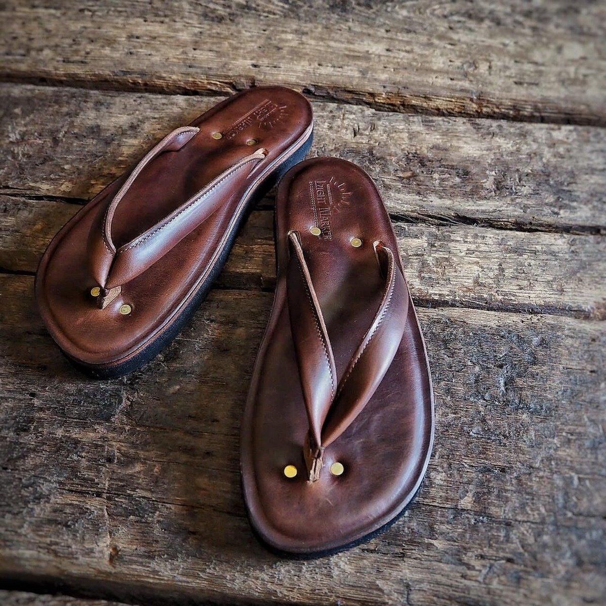 LIGHT MARKER / BEACH SANDAL (CHROMEXCEL) | GOLD...