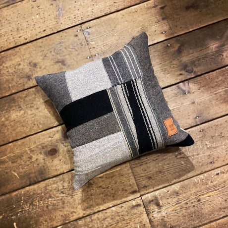 EarthSpirit original / CHIMAYO RUG CUSHION