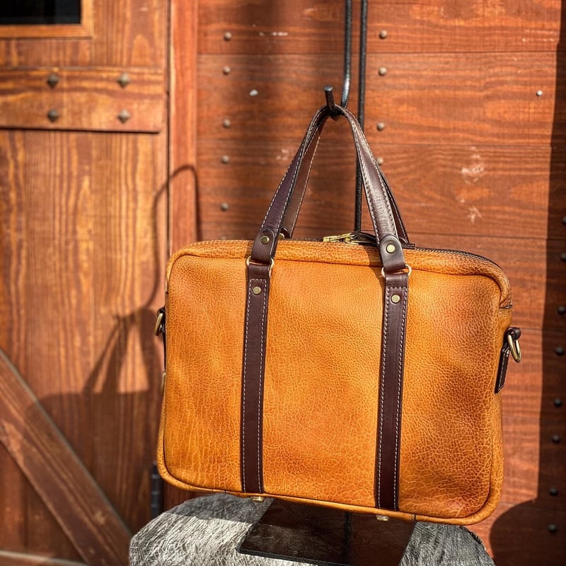 CORONADO LEATHER / AMERICAN BISON SHOULDER BRIE