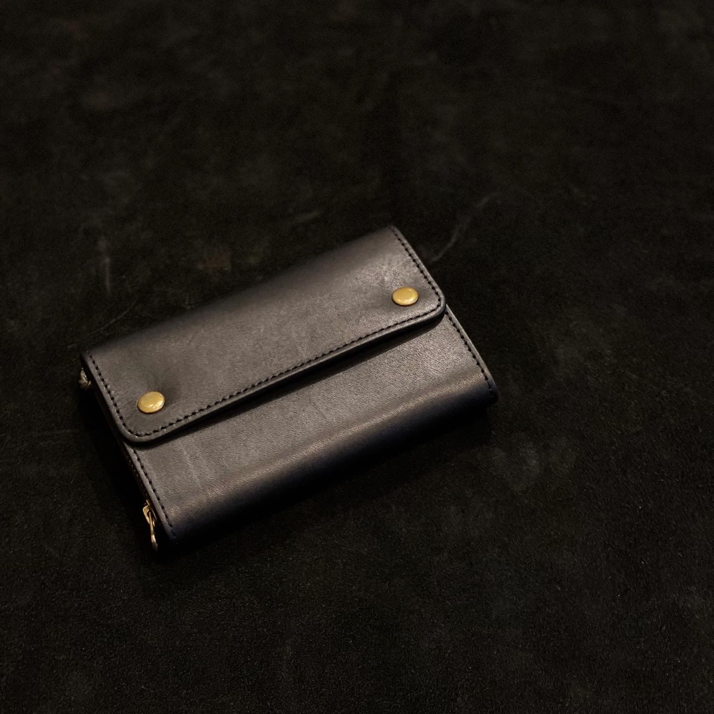 BACKDROP Leathers / MIDDLE BILL WALLET | GOLDRU