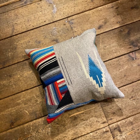 EarthSpirit original / CHIMAYO RUG CUSHION