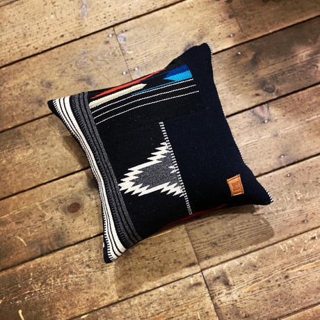 EarthSpirit original / CHIMAYO RUG CUSHION