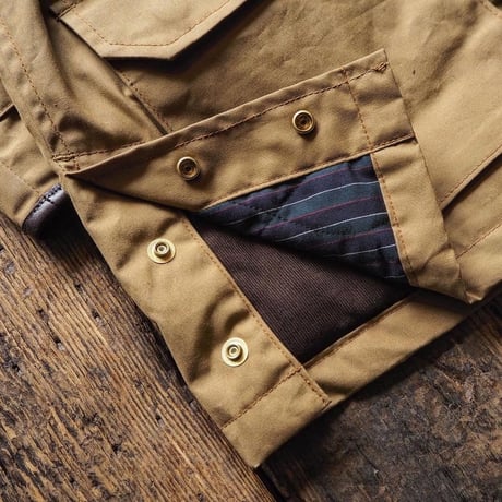 BiburyCourt / Waxedcotton fieldjacket