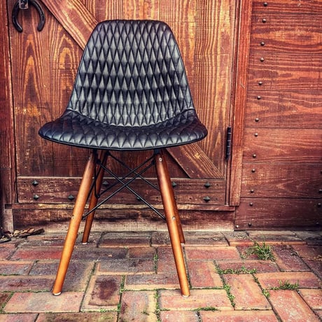BACKDROP Leathers / SHELL CHAIR