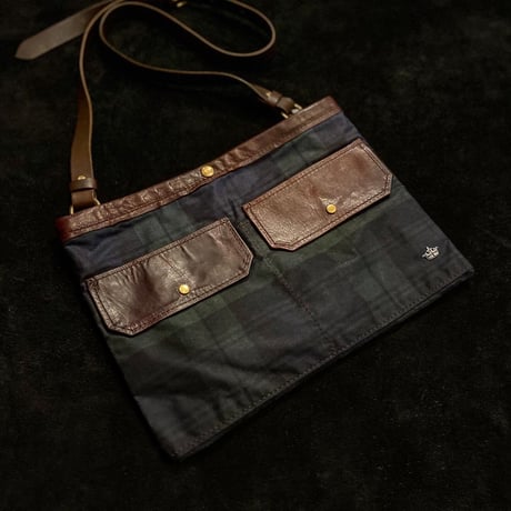 Biburycourt / WAXED COTTON SACOCHE