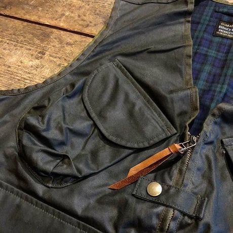 BiburyCourt / Waxed cotton fishing vest
