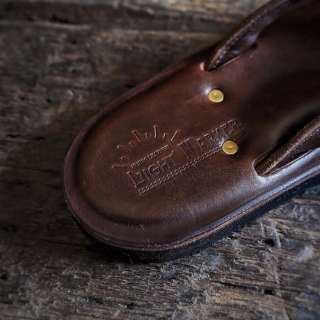 LIGHT MARKER / BEACH SANDAL (CHROMEXCEL)