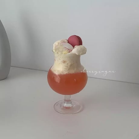 ガラスのジュースグラス