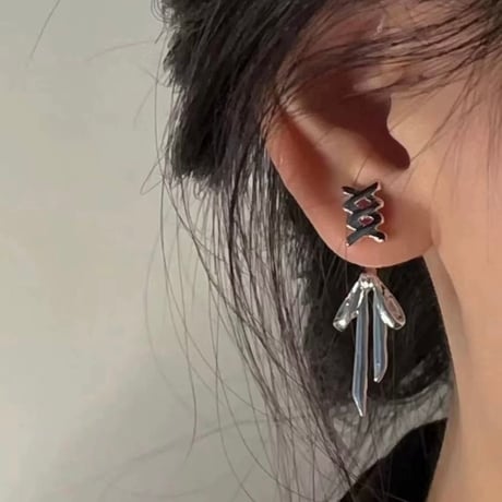 シルバー編み上げリボンピアス