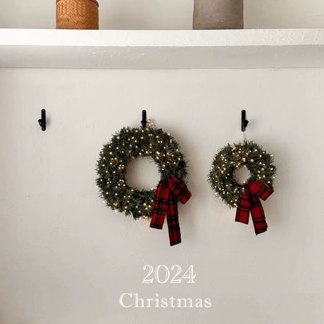 LEDライトのクリスマスリボンリース