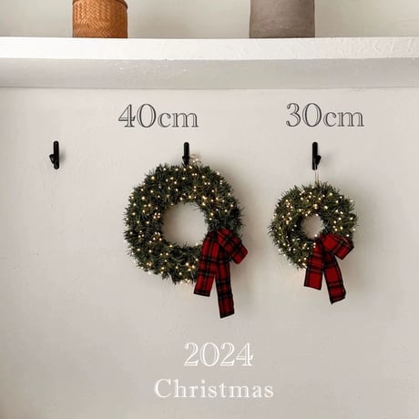 LEDライトのクリスマスリボンリース