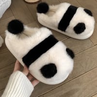 ふわふわパンダのルームシューズ