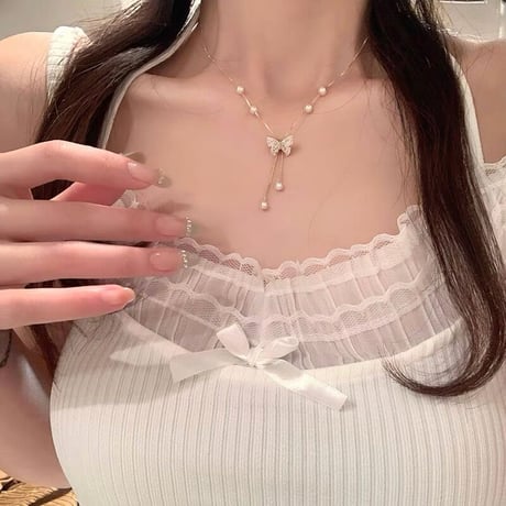 蝶々のメニーパールビジューネックレス