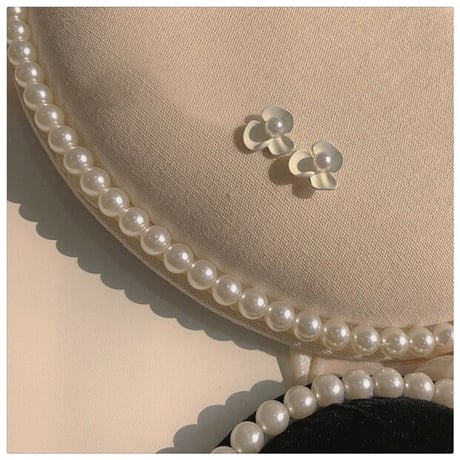 マットフラワーのパール ピアス/イヤリング