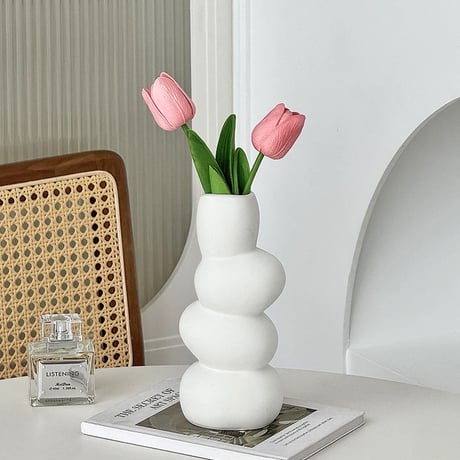 ホワイトなニュアンス陶器の花瓶