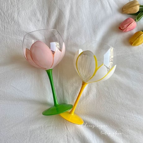 チューリップのヴィンテージペイントグラス