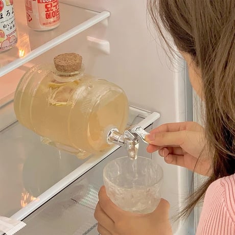 ガラスとウッドのドリンクサーバー