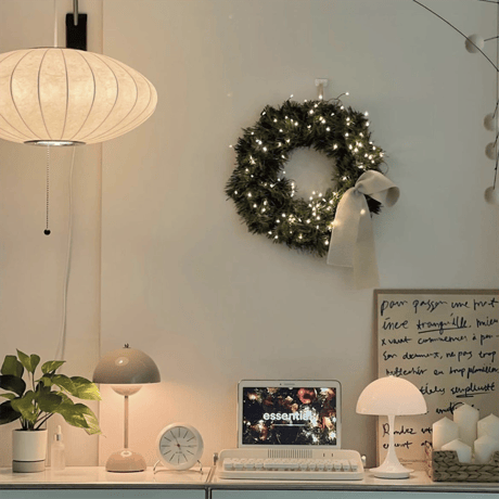 LEDライトのクリスマスリボンリース
