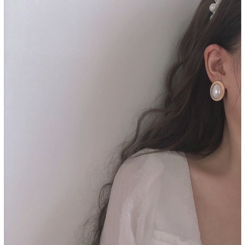 ホワイトパール オーバルピアス | Cherry Sugar