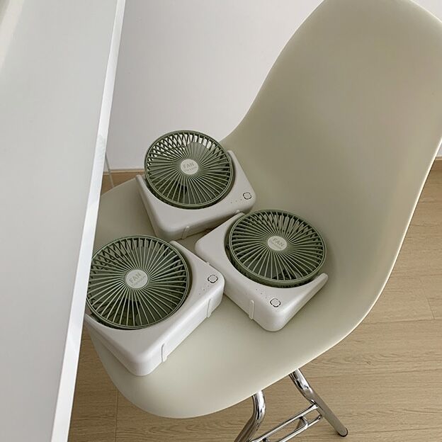 ピスタチオグリーンのスタンド扇風機 | Cherry Sugar