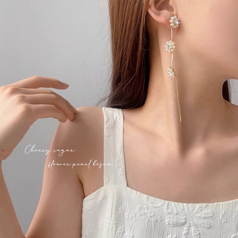 即納】フラワーパールのゆらゆらビジュー ピアス/イヤリング のコピー