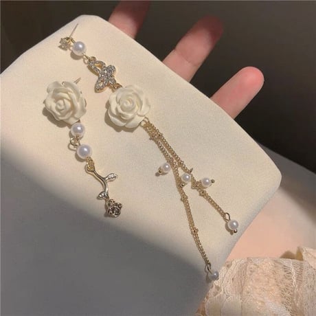 ローズビジューアシンメトリーピアス