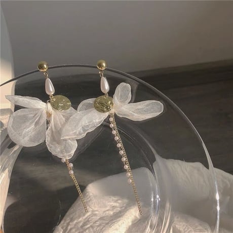 ボリュームフラワーピアス