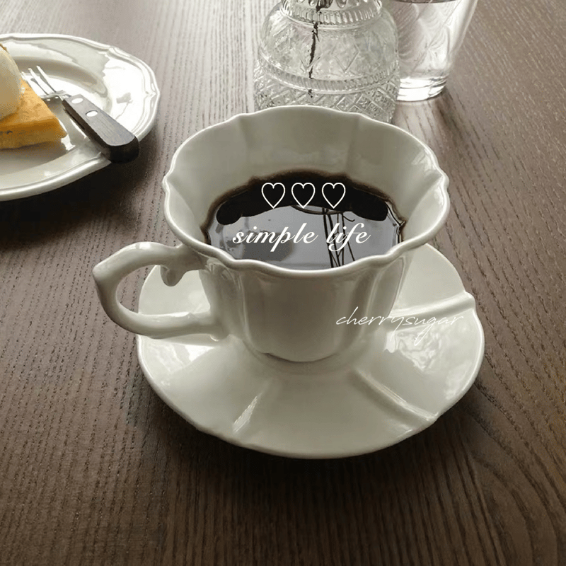 【希少】白レース ハンドル付き 盛り上げ グラス カップ ソーサー 希少】白レース ハンドル付き 盛り上げ グラス カップ ソーサー