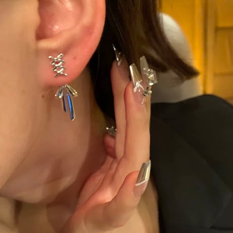 シルバー編み上げリボンピアス