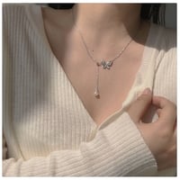 ビジューバタフライロングパールネックレス